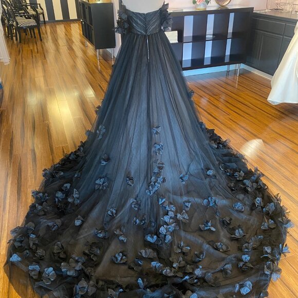 BLACK WEDDING DRESS : ESSENSE OF AUSTRALIA  D3734 - Picture 2 of 15